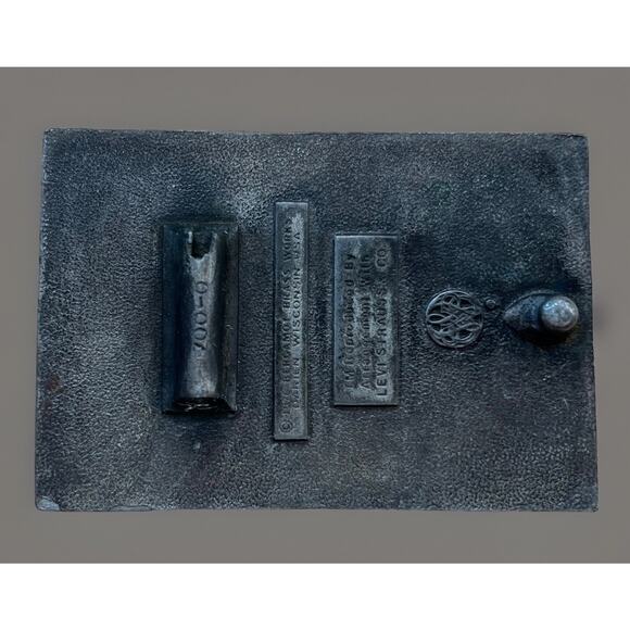 VTG 1976 LEVI STRAUSS & CO BERGAMOT SILVER BRASS WORKS BELT BUCKLE LEVIS JEANS - Picture 2 of 3